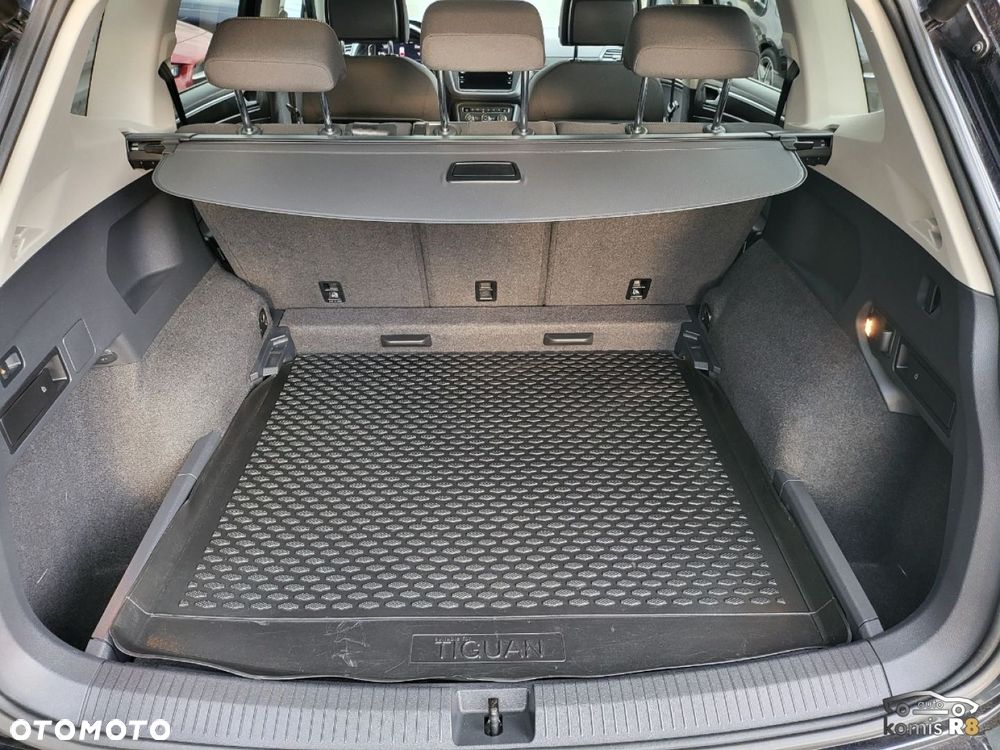 Volkswagen Tiguan Allspace - 17