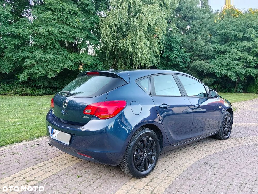 Opel Astra 1.4 T Executive - 4