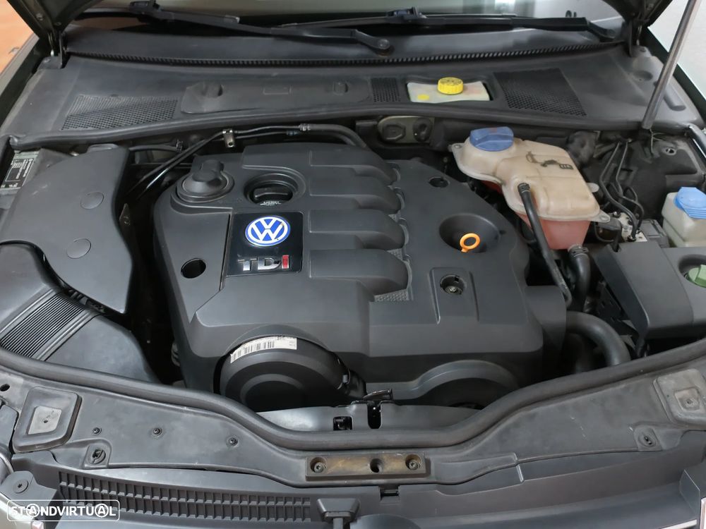 VW Passat 1.9 TDi Confortline - 4