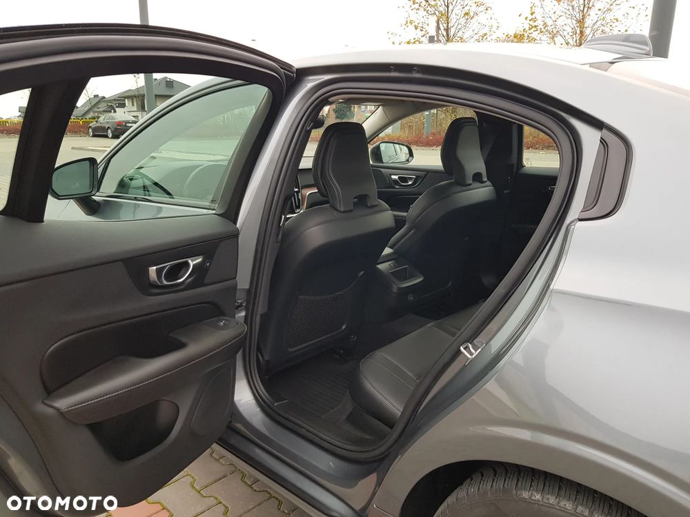 Volvo S60 T5 AWD Momentum Pro - 12