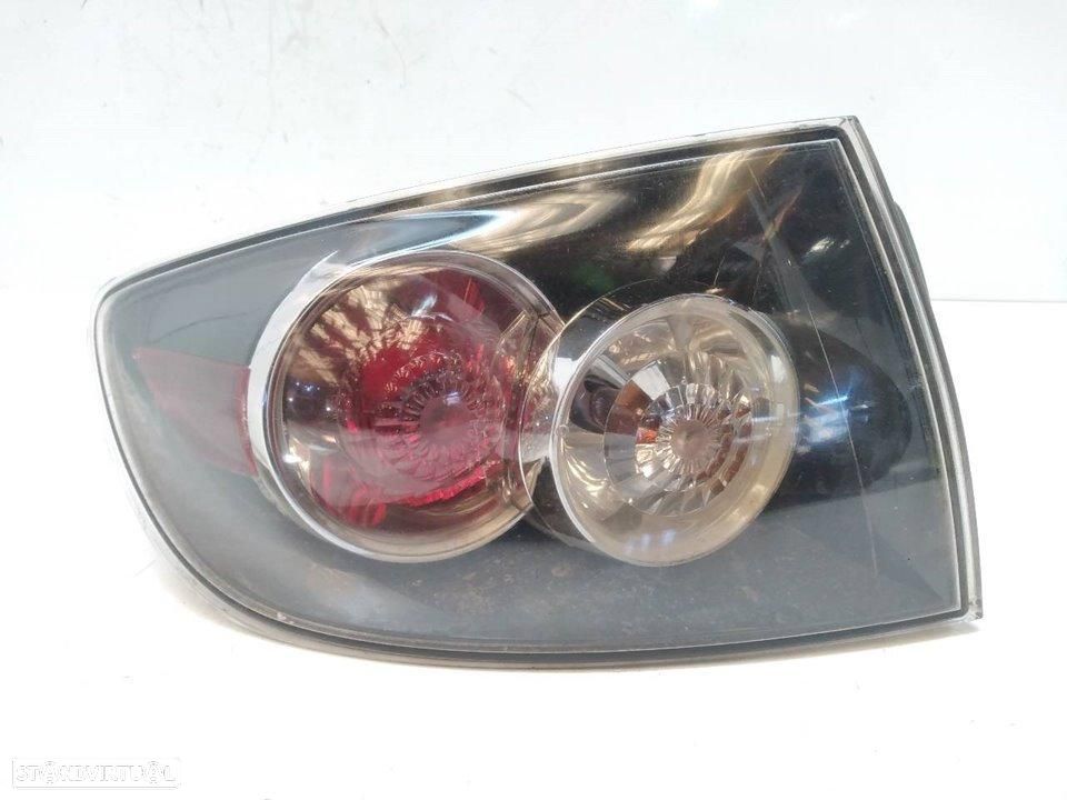 FAROLIM TRASEIRO ESQUERDO MAZDA 3 BERLINA BK - 1