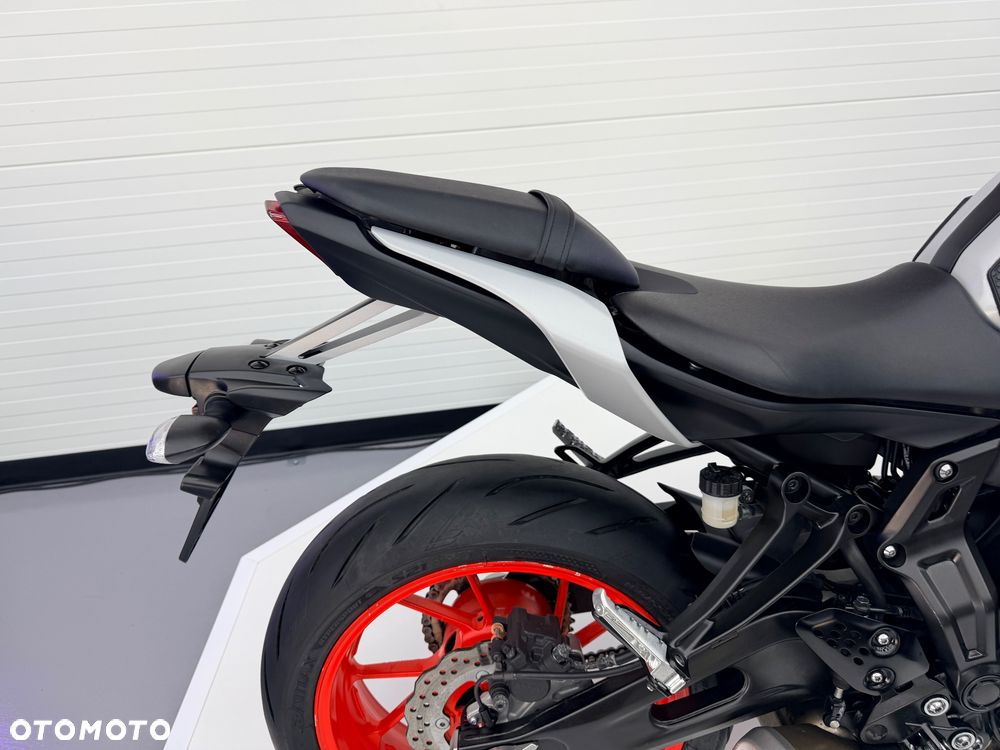Yamaha MT - 27