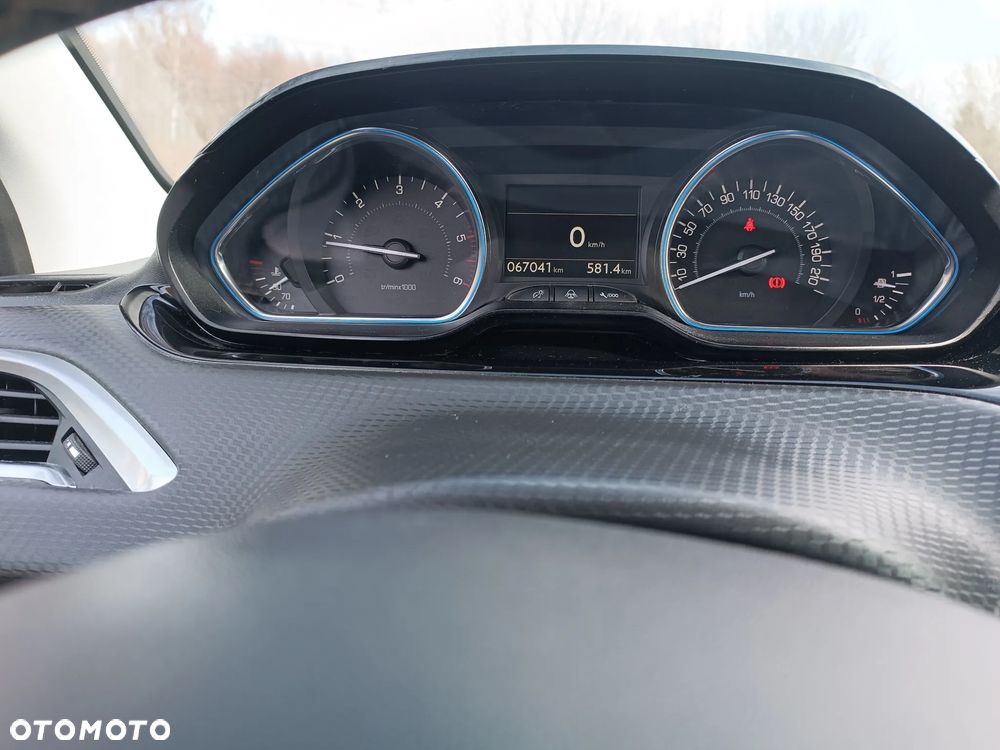 Peugeot 2008 BlueHDi 100 Allure - 19