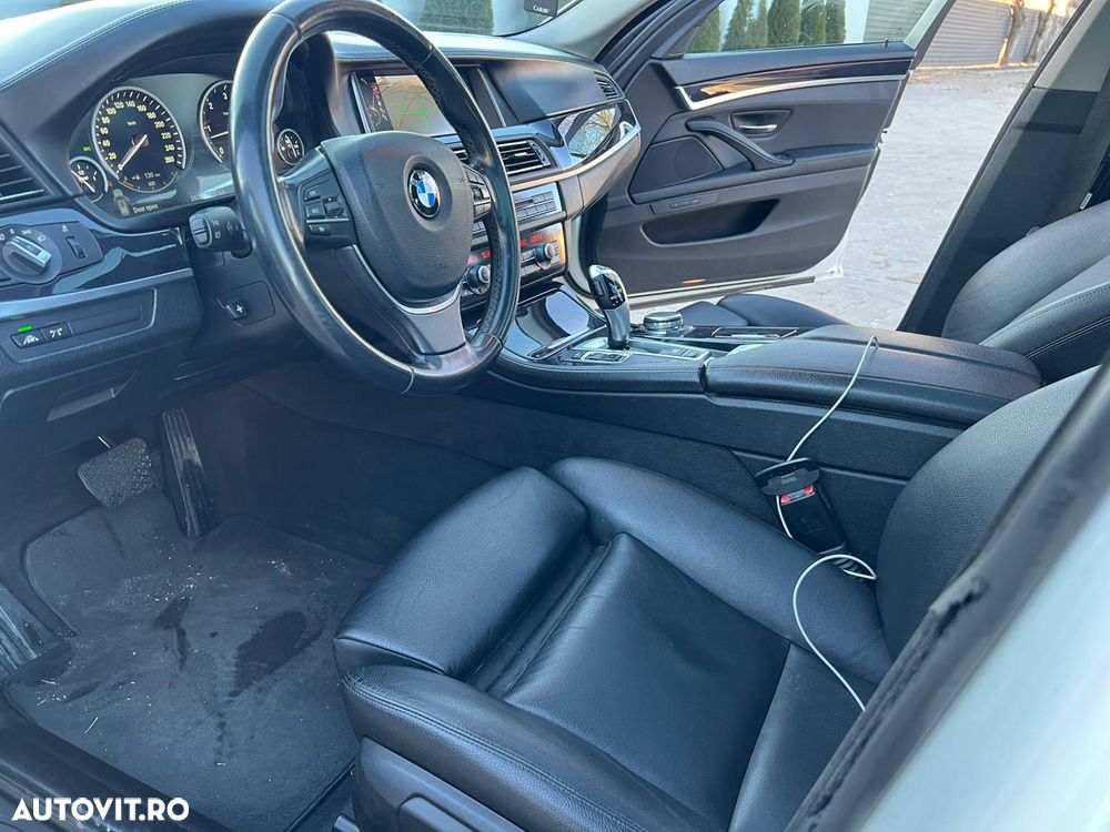 BMW Seria 5 530d Touring Aut. Luxury Line - 11