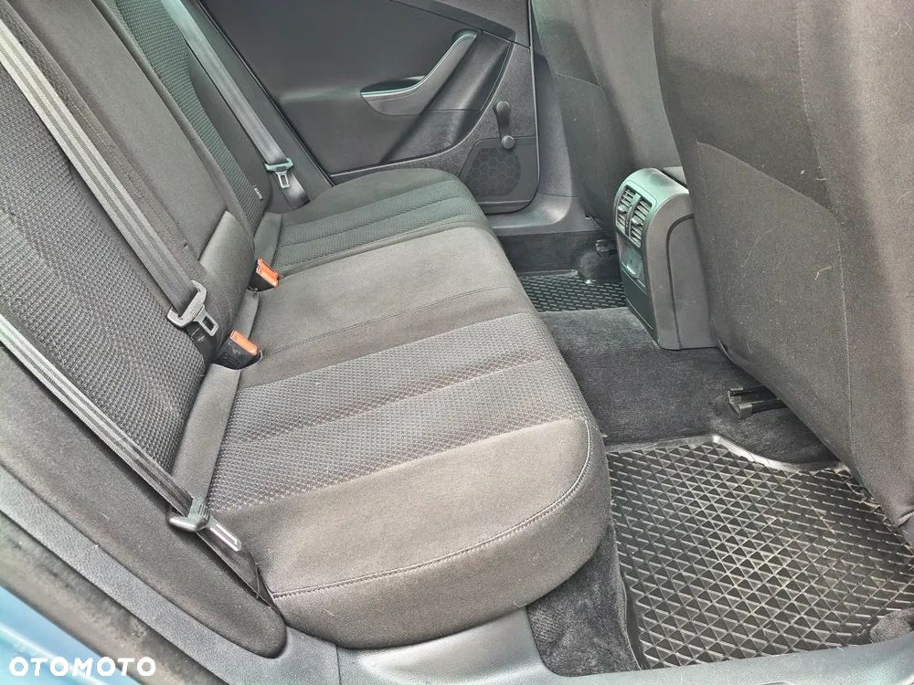 Volkswagen Passat 2.0 TDI DPF Comfortline - 26