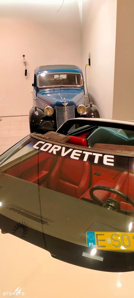 Chevrolet Corvette - 27