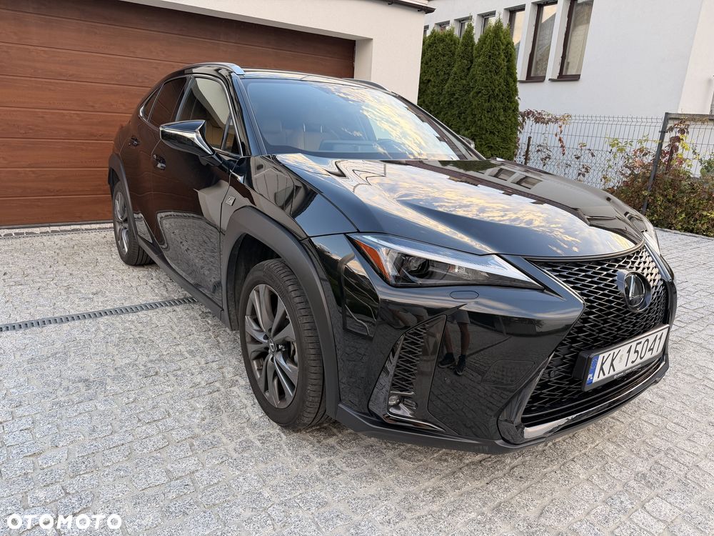 Lexus UX - 5