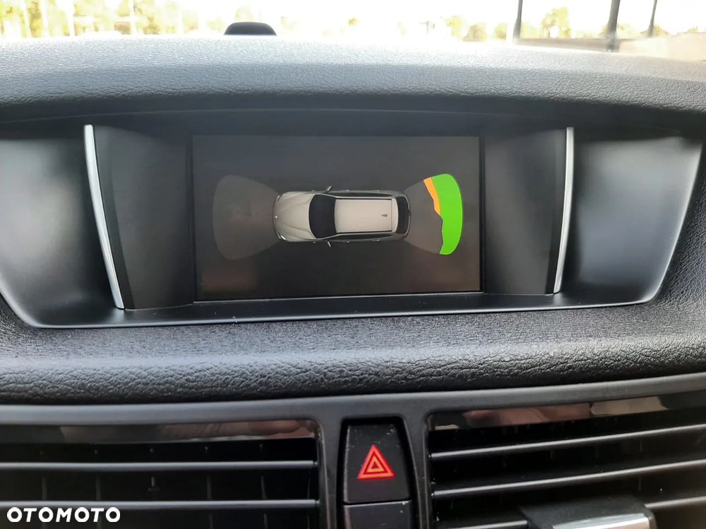 BMW X1 sDrive18d xLine - 24