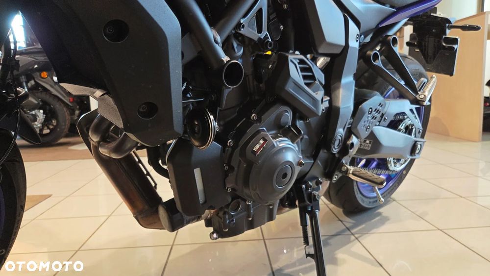 Yamaha MT - 12