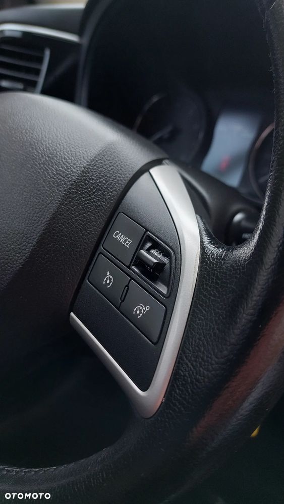 Mitsubishi Outlander 2.0 2WD Invite - 23