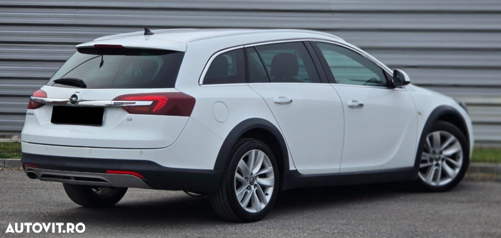 Opel Insignia 2.0 CDTI 4x4 Sports Tourer Aut. Business Edition - 4