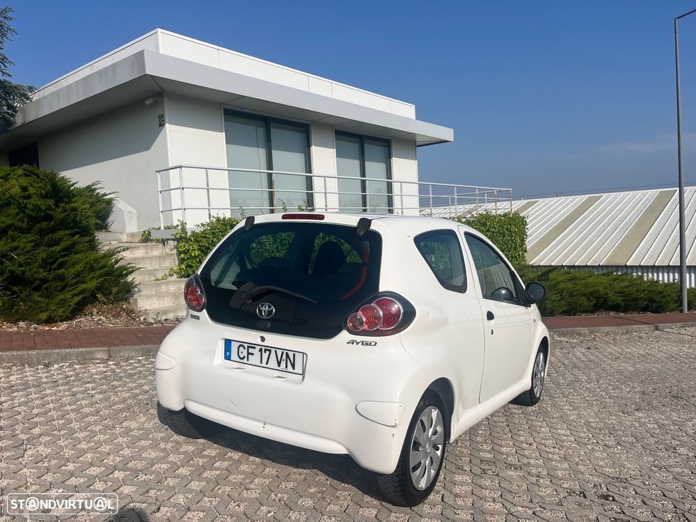 Toyota Aygo Connect - 8