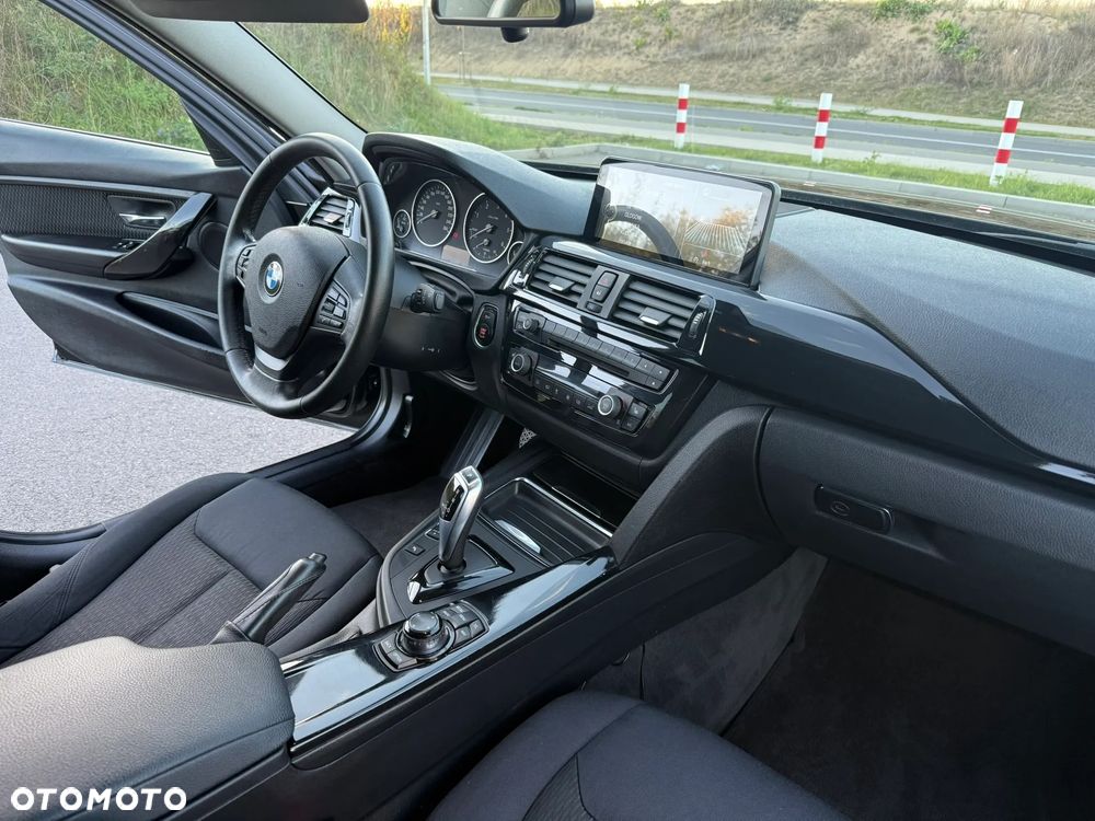 BMW Seria 3 320d - 8