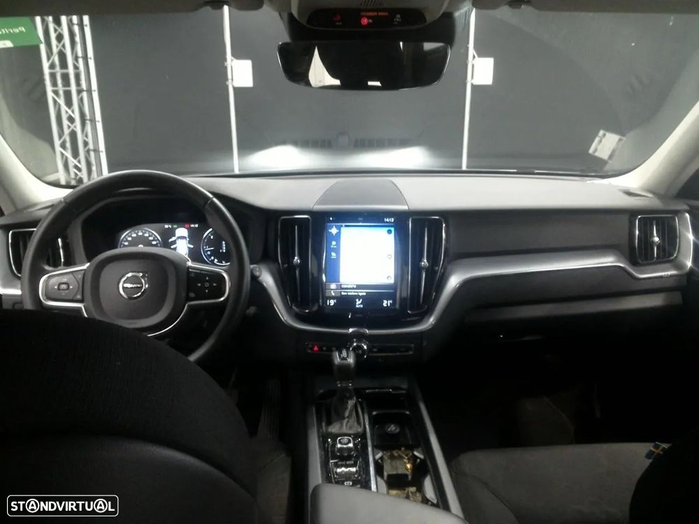 Volvo XC 60 2.0 D4 Momentum Geartronic - 5