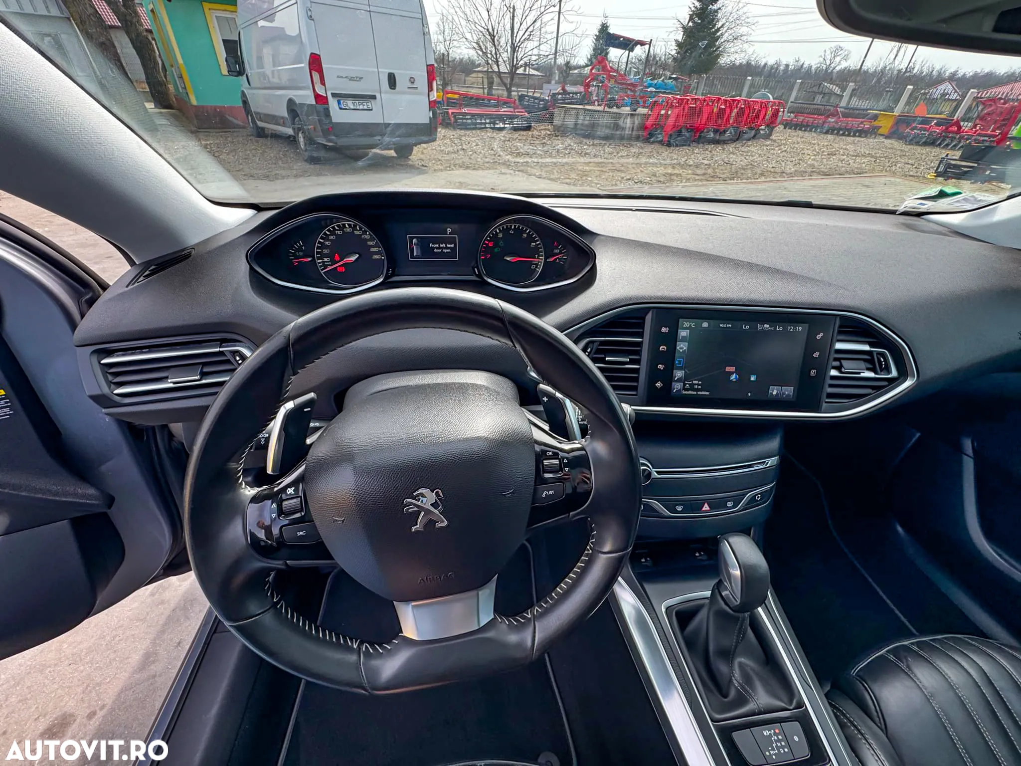 Peugeot 308 - 8