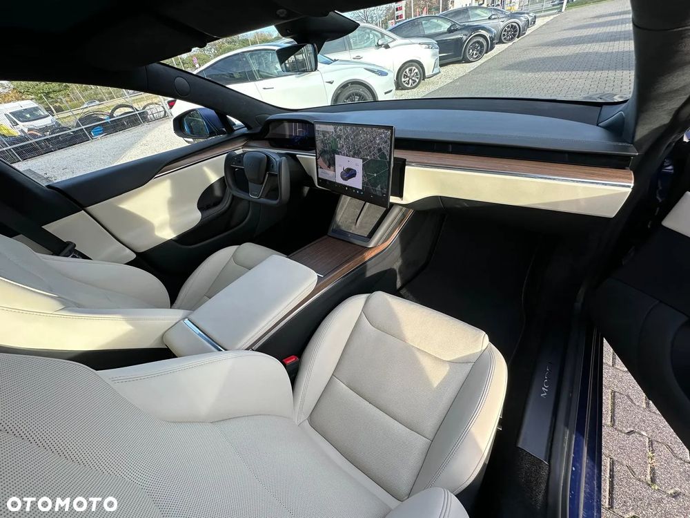 Tesla Model S Long Range - 17