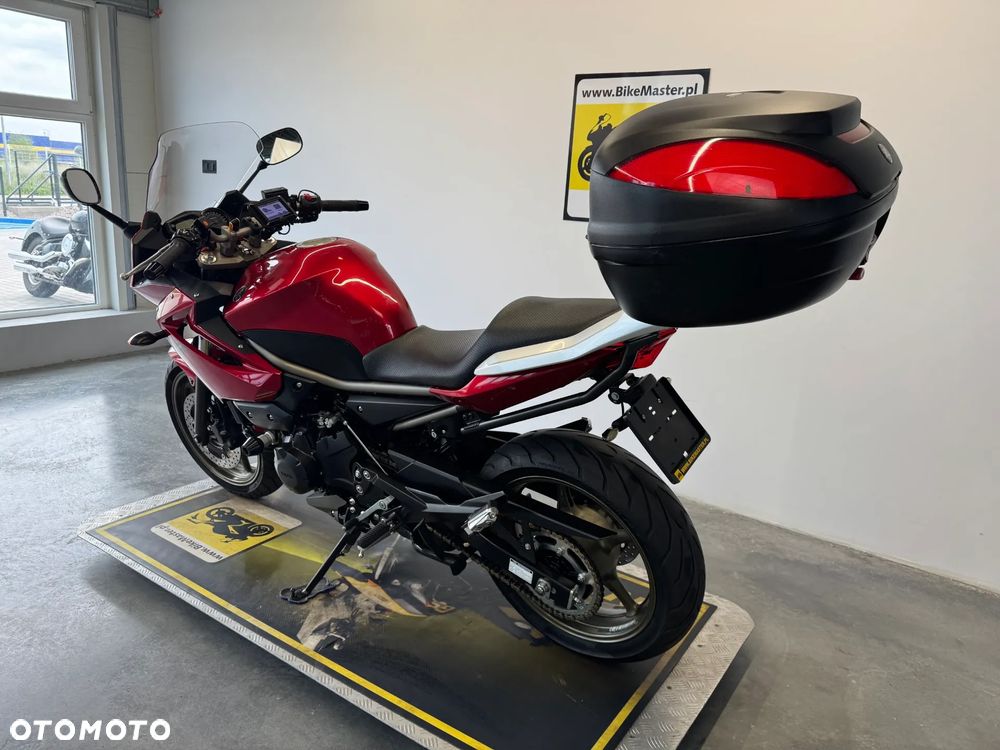 Yamaha XJ - 6
