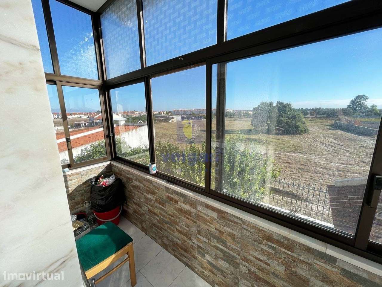Apartamento T3 com garagem e sótão, em Moradia Bi-Familiar de 2 pisos. - Grande imagem: 4/41