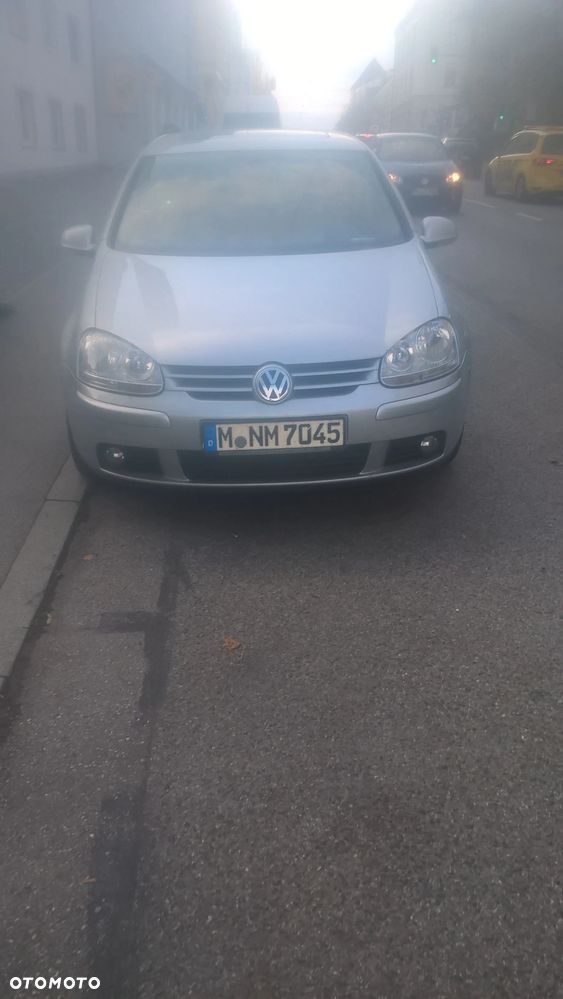 Volkswagen Golf V 1.9 TDI Comfortline - 2