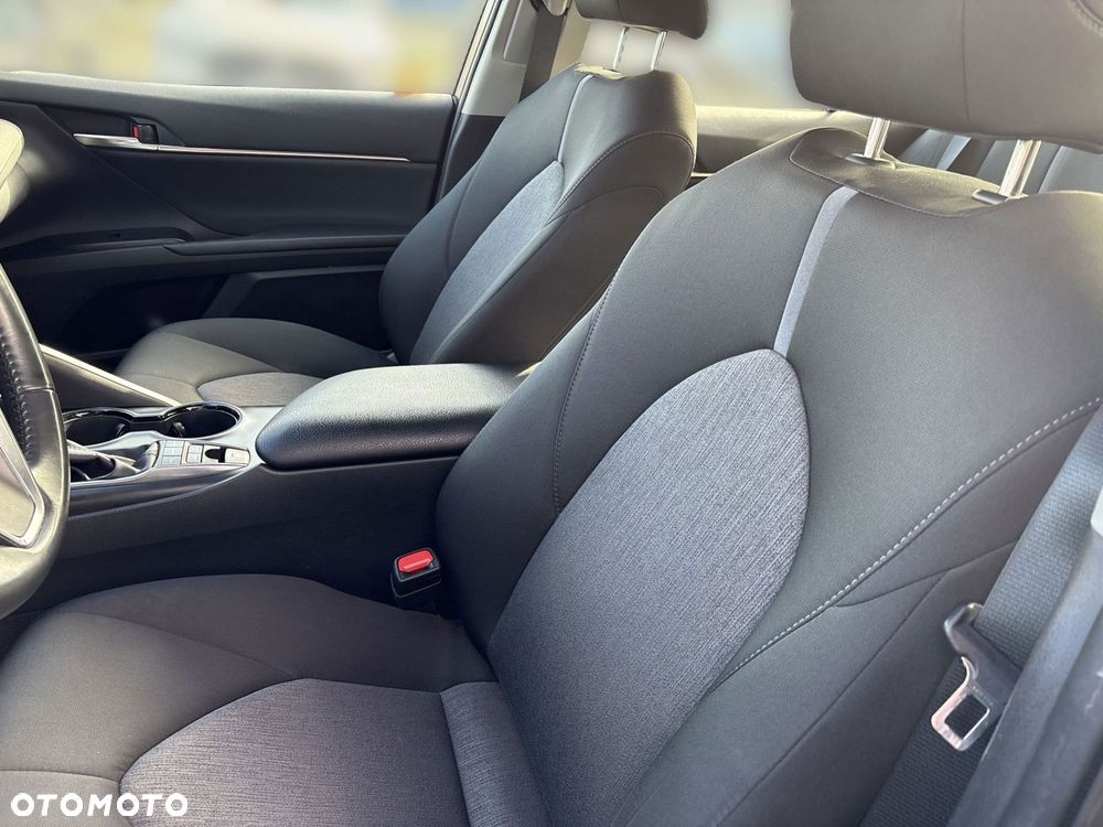 Toyota Camry 2.5 Hybrid Comfort CVT - 11