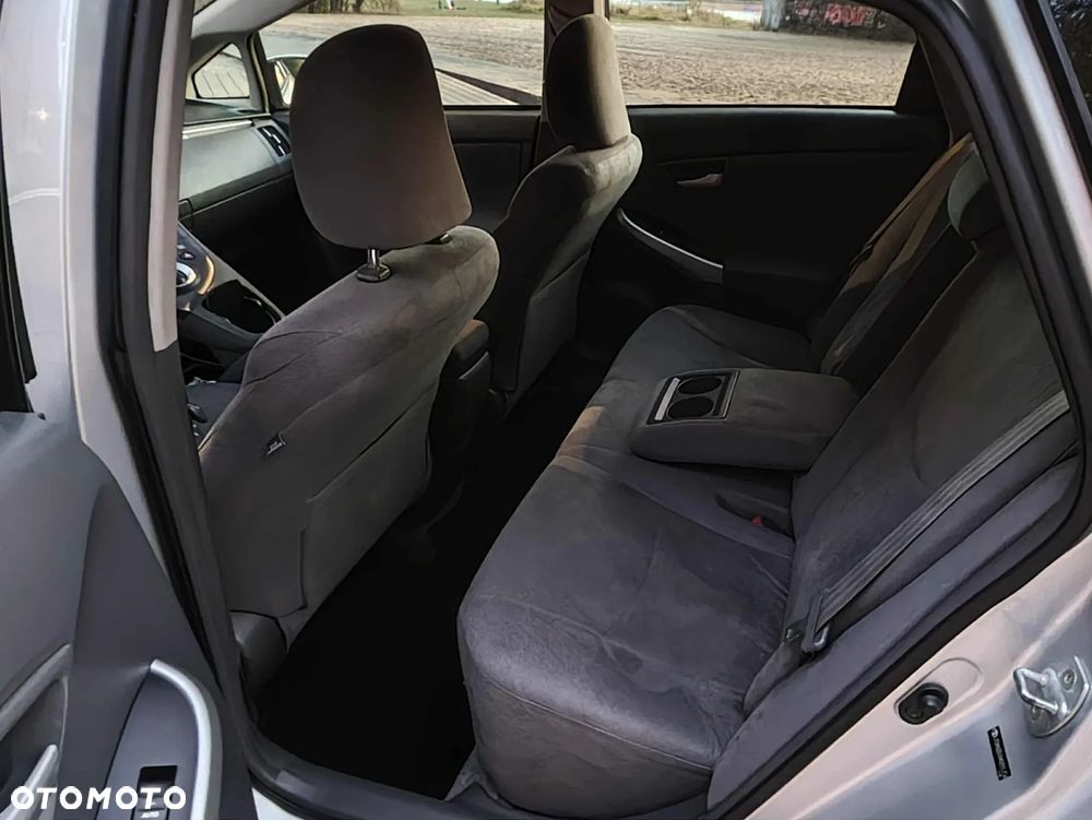 Toyota Prius 1.8 HSD Luna - 16