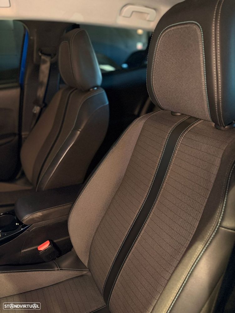 Peugeot 2008 1.2 PureTech Allure Pack - 23