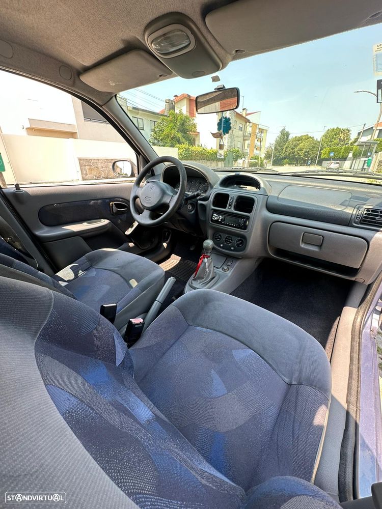 Renault Clio 1.2 RN - 8