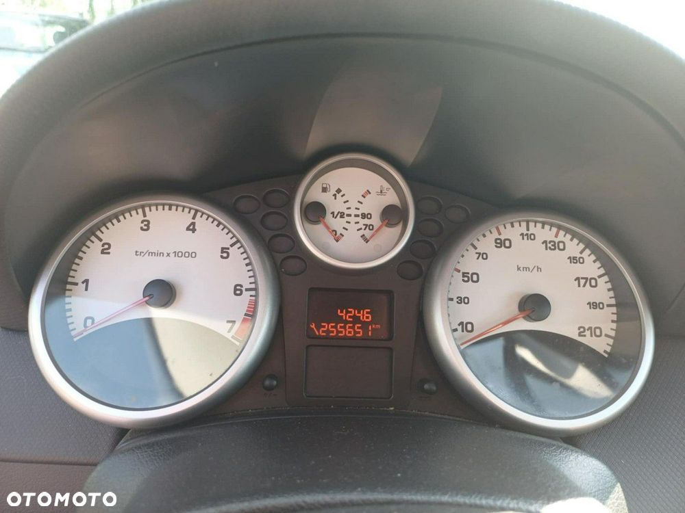 Peugeot 207 - 9