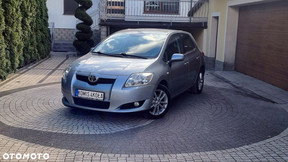 Toyota Auris - 1