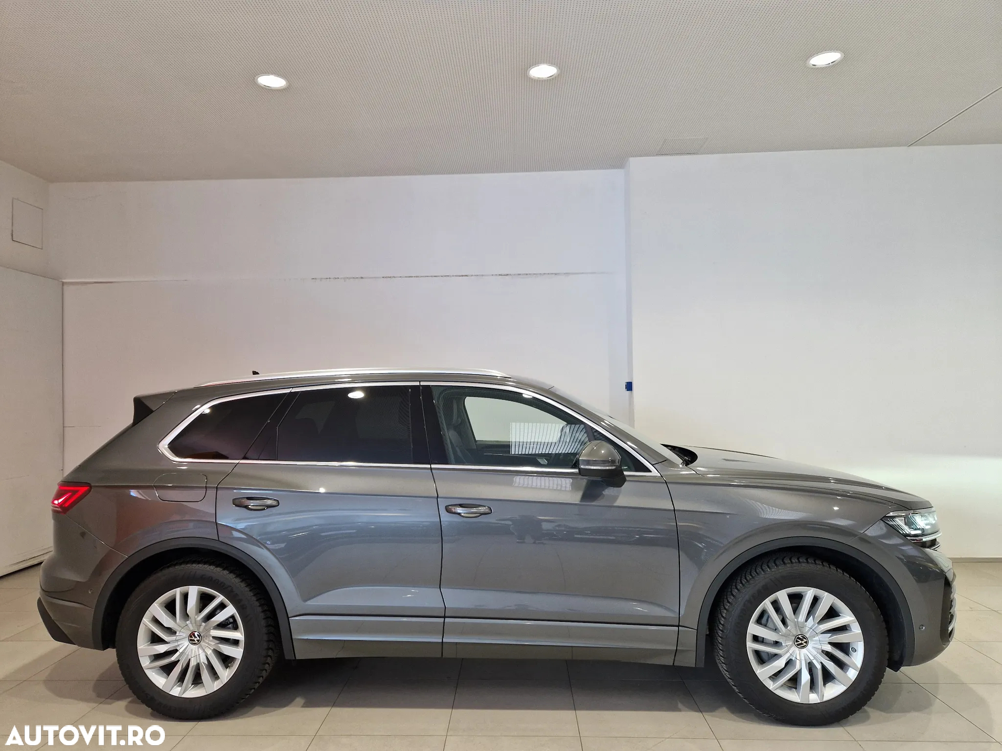 Volkswagen Touareg V6 TDI Elegance - 6