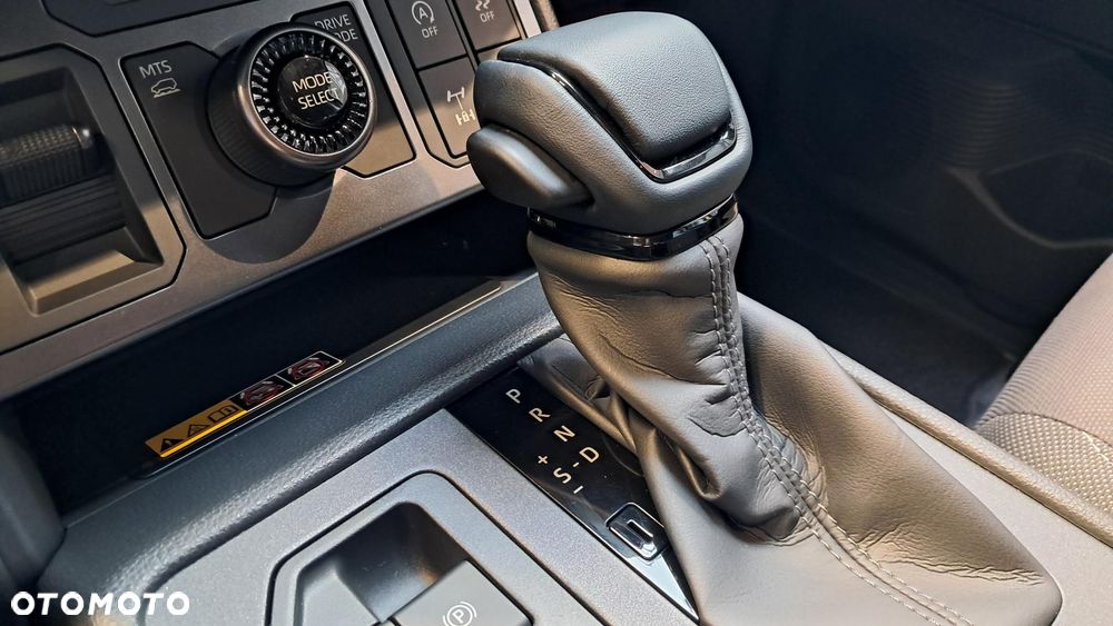 Toyota Hilux - 33