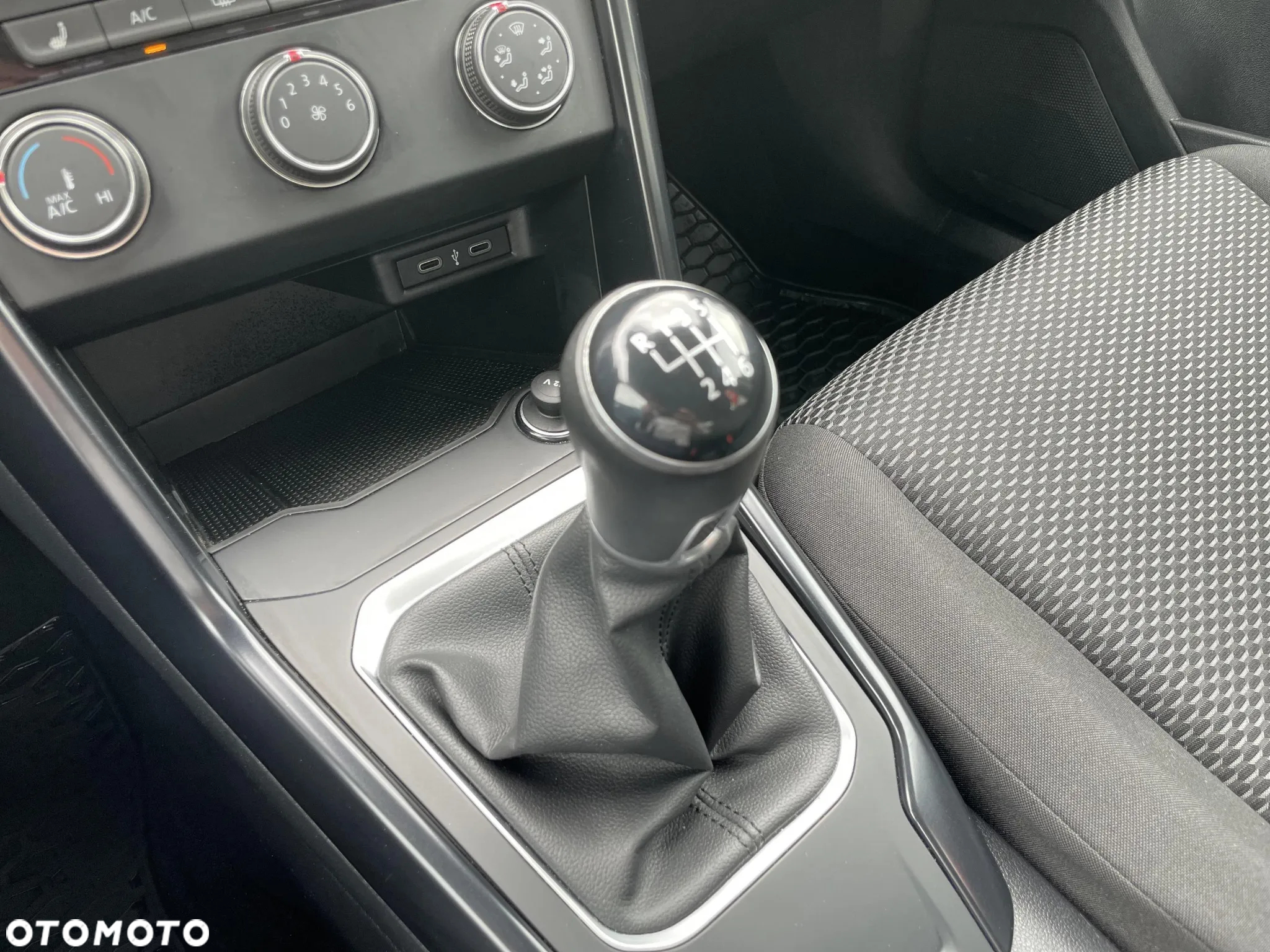 Volkswagen T-Roc 1.0 TSI Active - 15