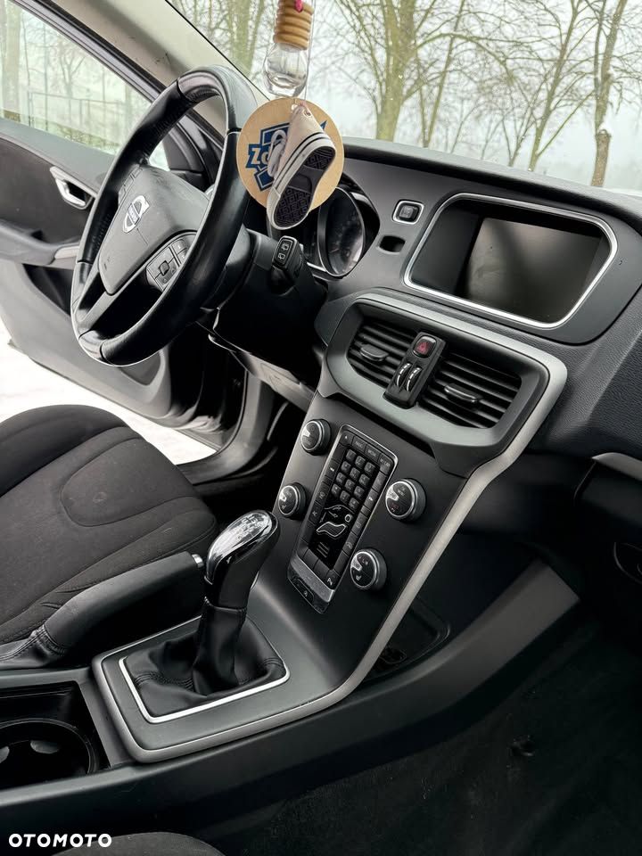 Volvo V40 D2 Momentum - 3