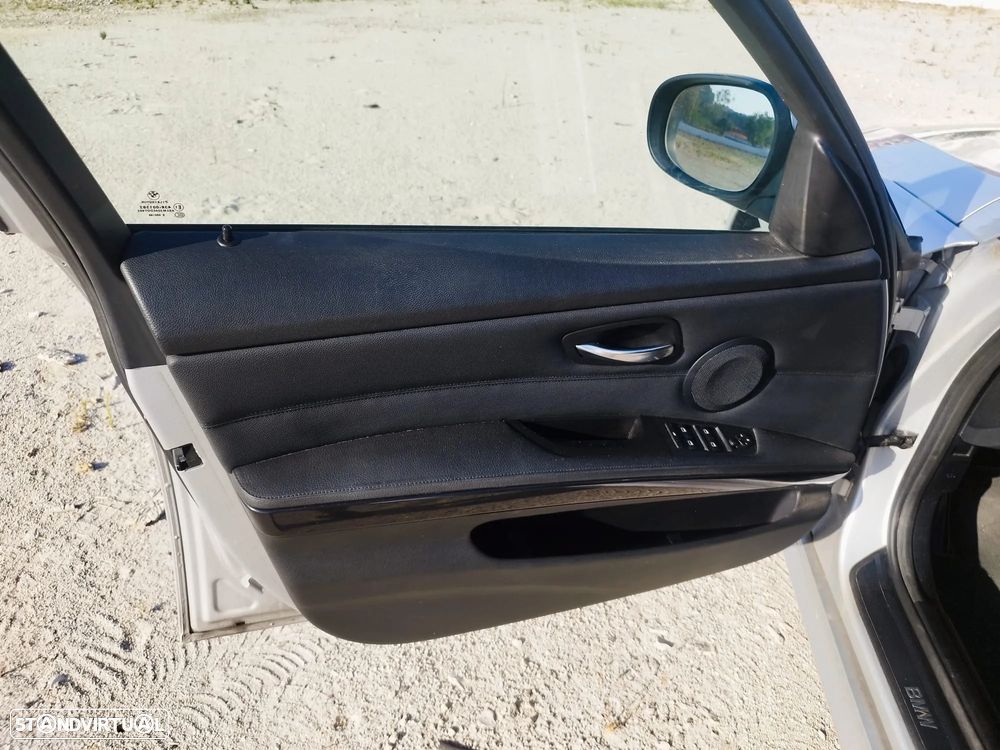 BMW 318 d xDrive Line Luxury - 35