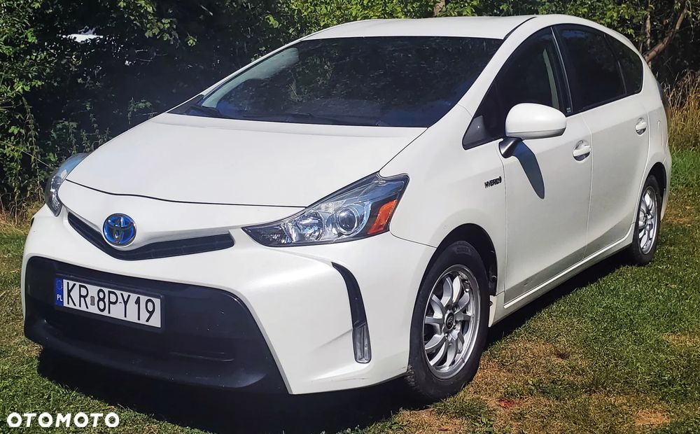 Toyota Prius 2015 photo 2