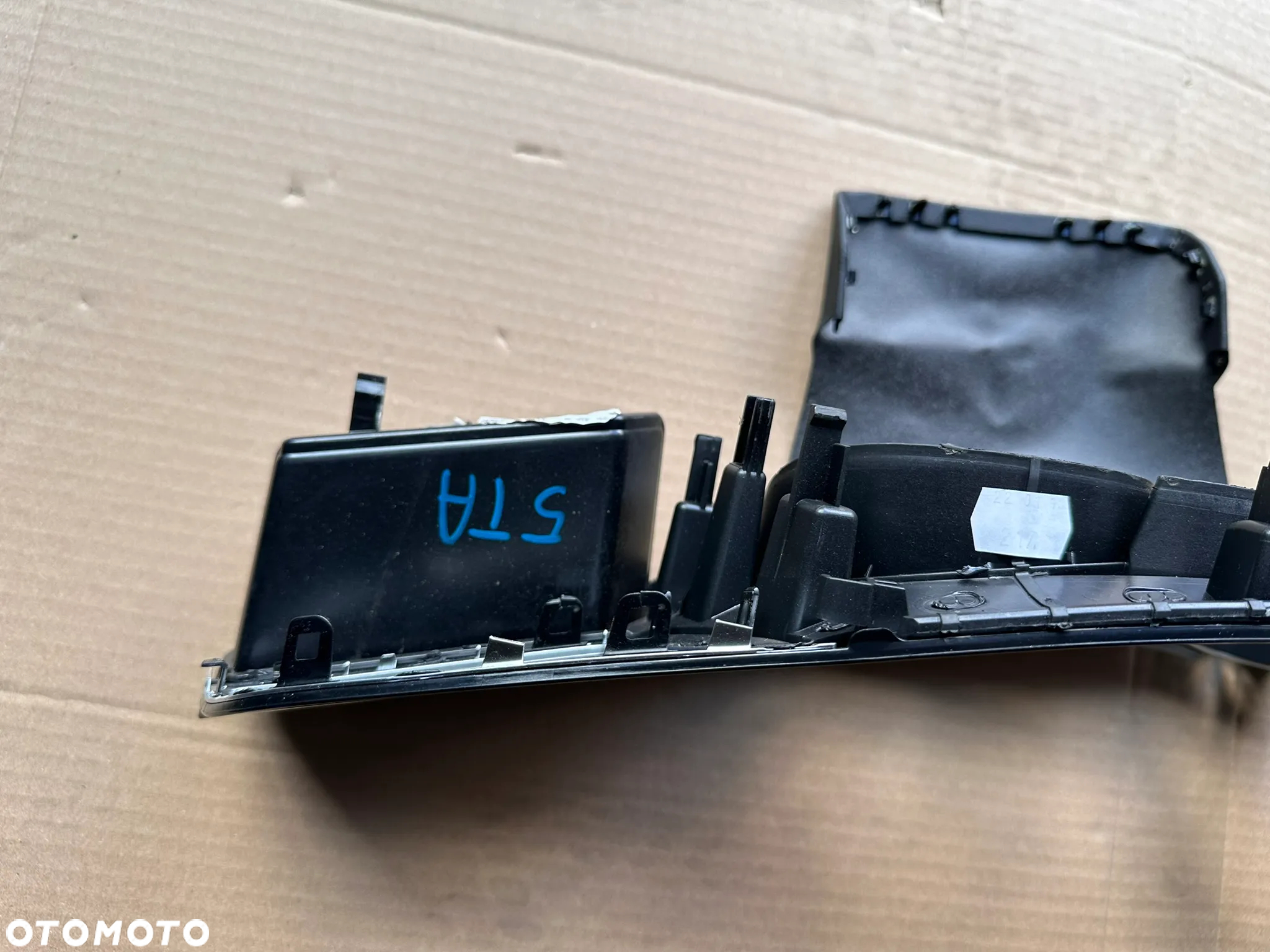 Osłona obudowa dekor ramka licznika VW Touran III 5TB819110 5TB858415A - 19