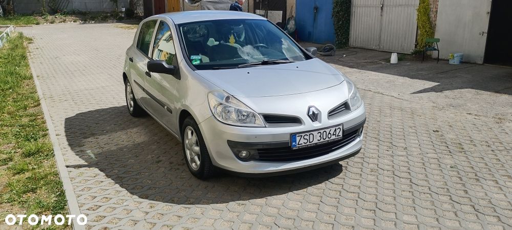 Renault Clio - 7