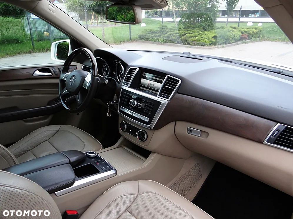 Mercedes-Benz ML 350 BlueTEC 4MATIC 7G-TRONIC - 24