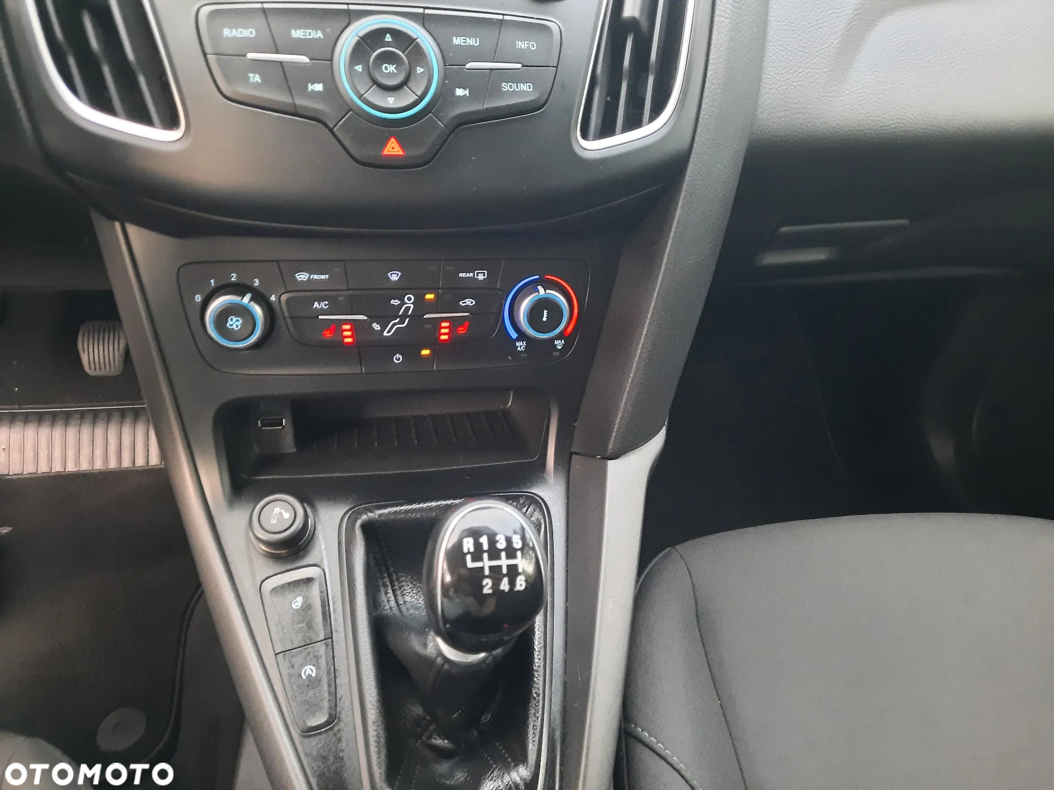 Ford Focus 1.0 EcoBoost Edition - 19