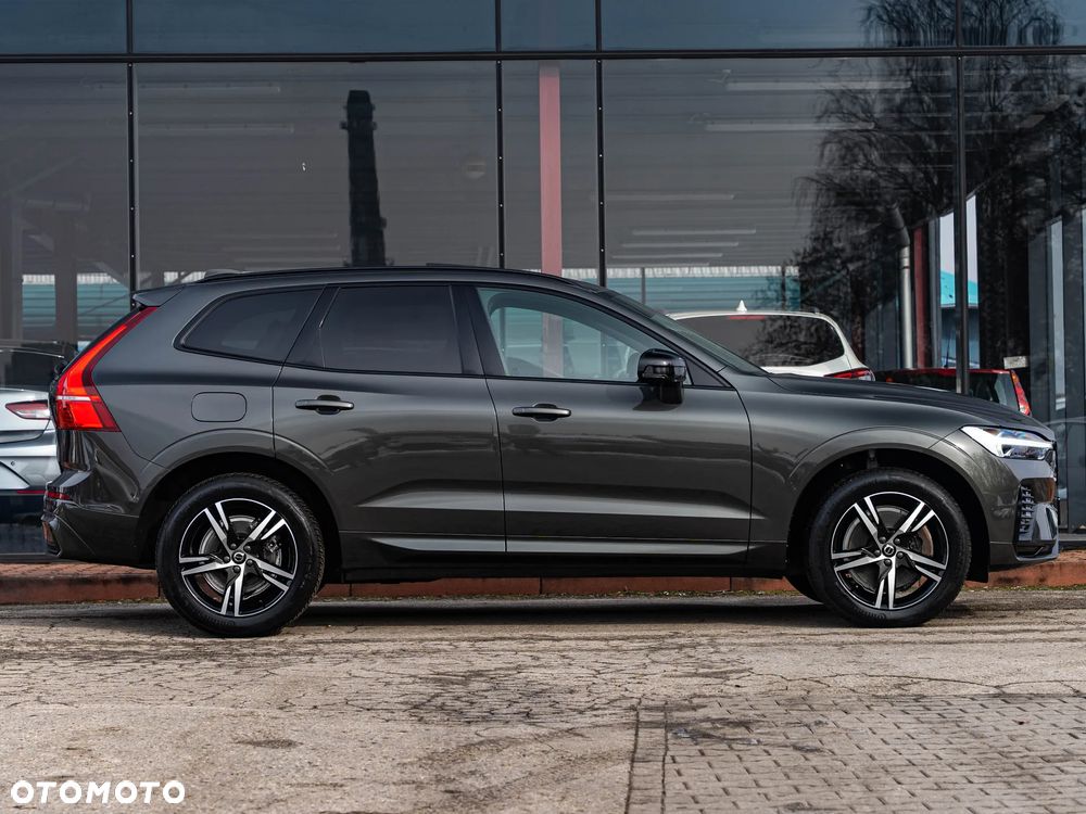 Volvo XC 60 B4 B Plus Dark - 16