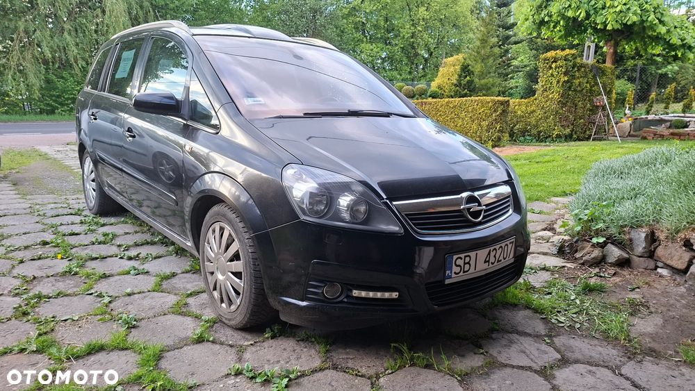 Opel Zafira - 10