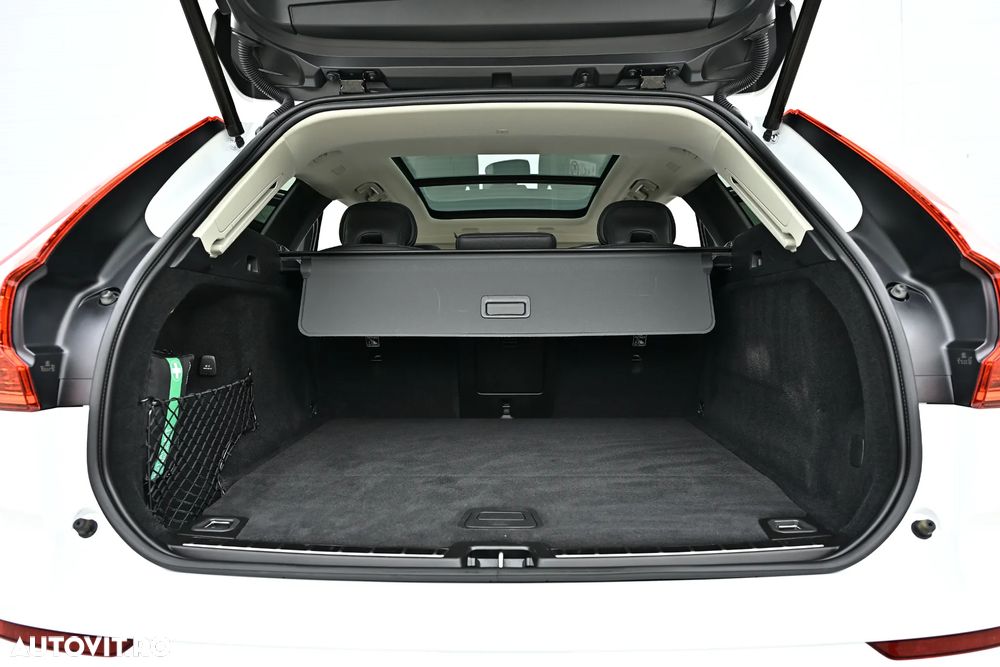 Volvo XC 60 T6 AWD Recharge Geartronic Inscription Expression - 38