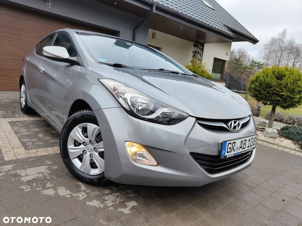 Hyundai Elantra 1.6 Comfort - 35