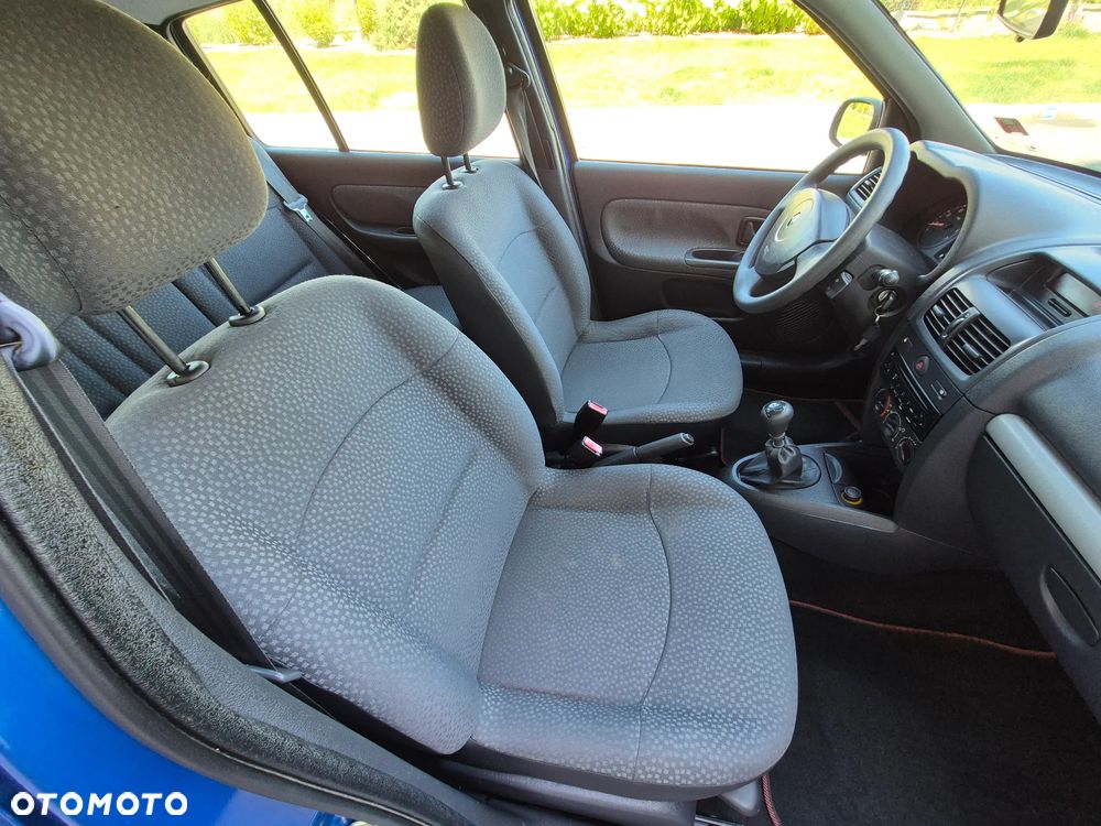 Renault Clio 1.2 16V Privilege - 12