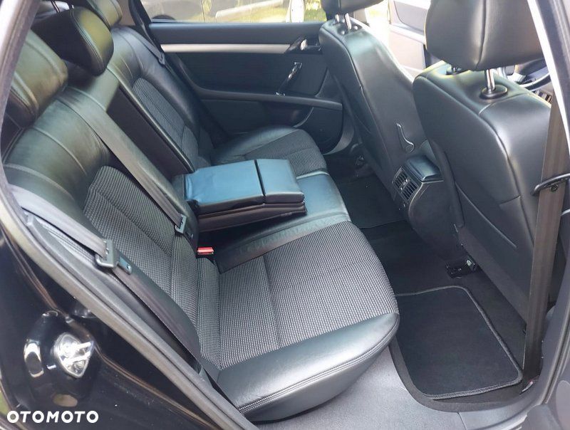 Peugeot 407 HDi 140 JBL - 33