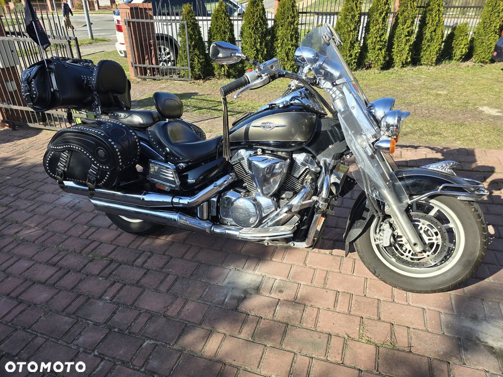 Suzuki Intruder - 11
