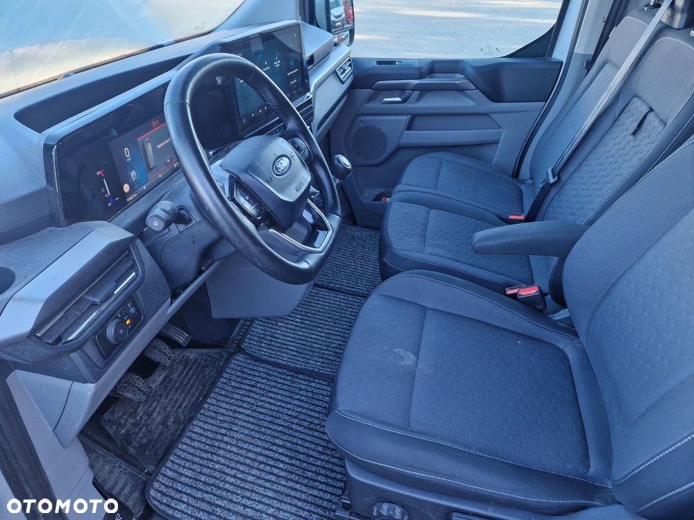 Ford Tourneo Custom - 16