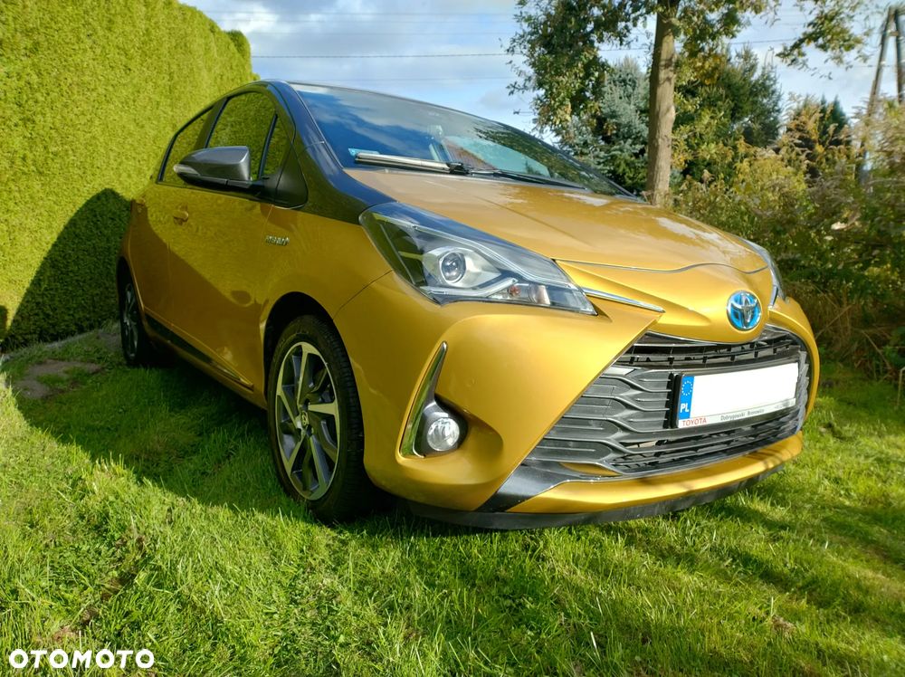Toyota Yaris Hybrid 100 20th Anniversary - 4