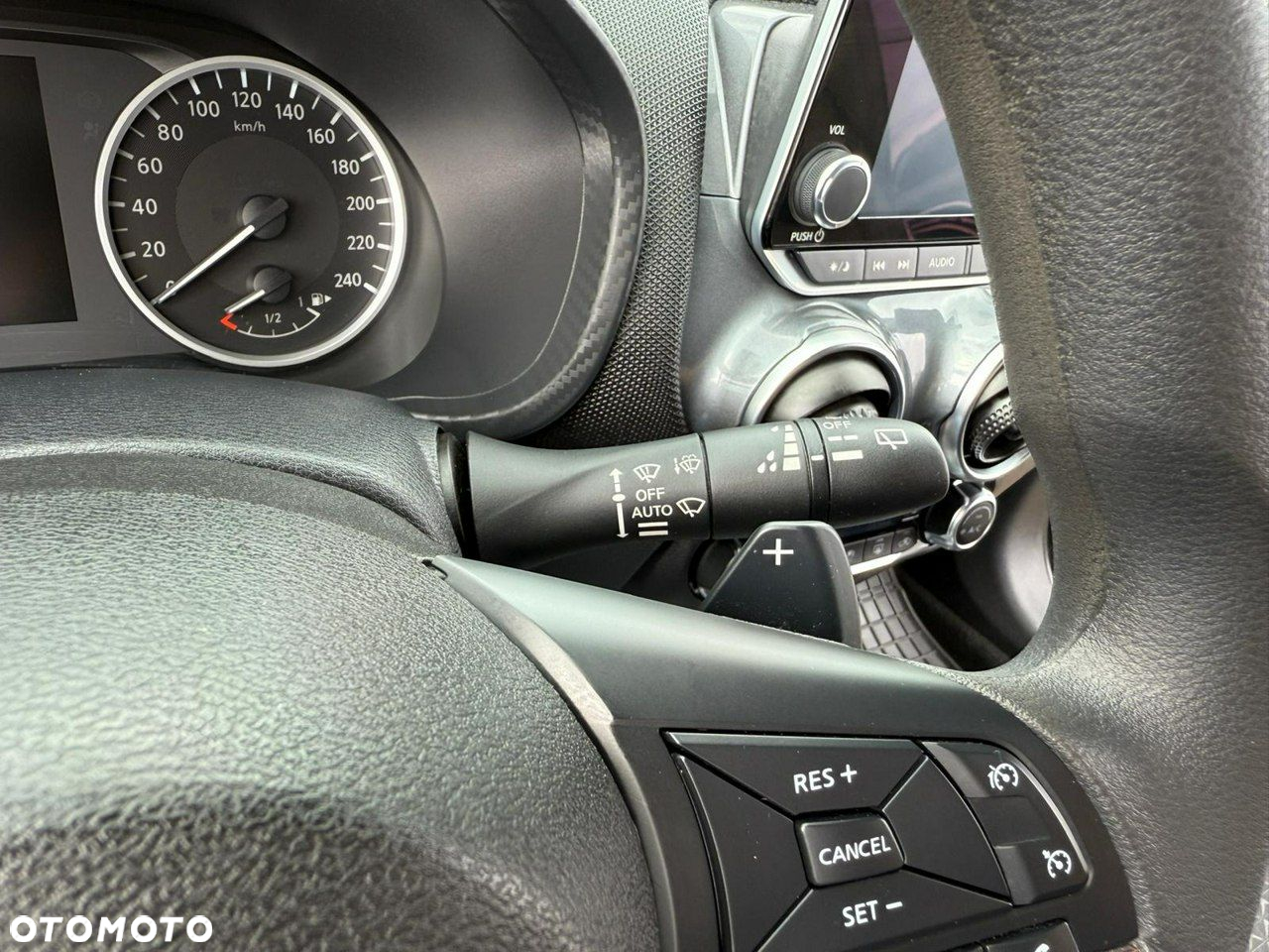 Nissan Juke - 23