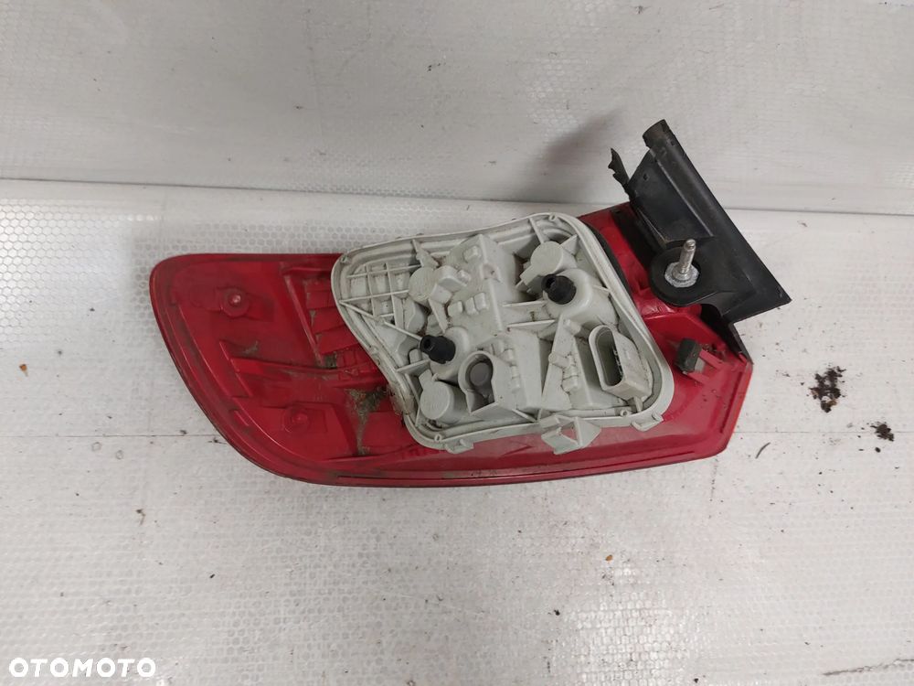 .  LAMPA TYŁ TYLNA PRAWA AUDI A3 8P SPORTBACK - 4